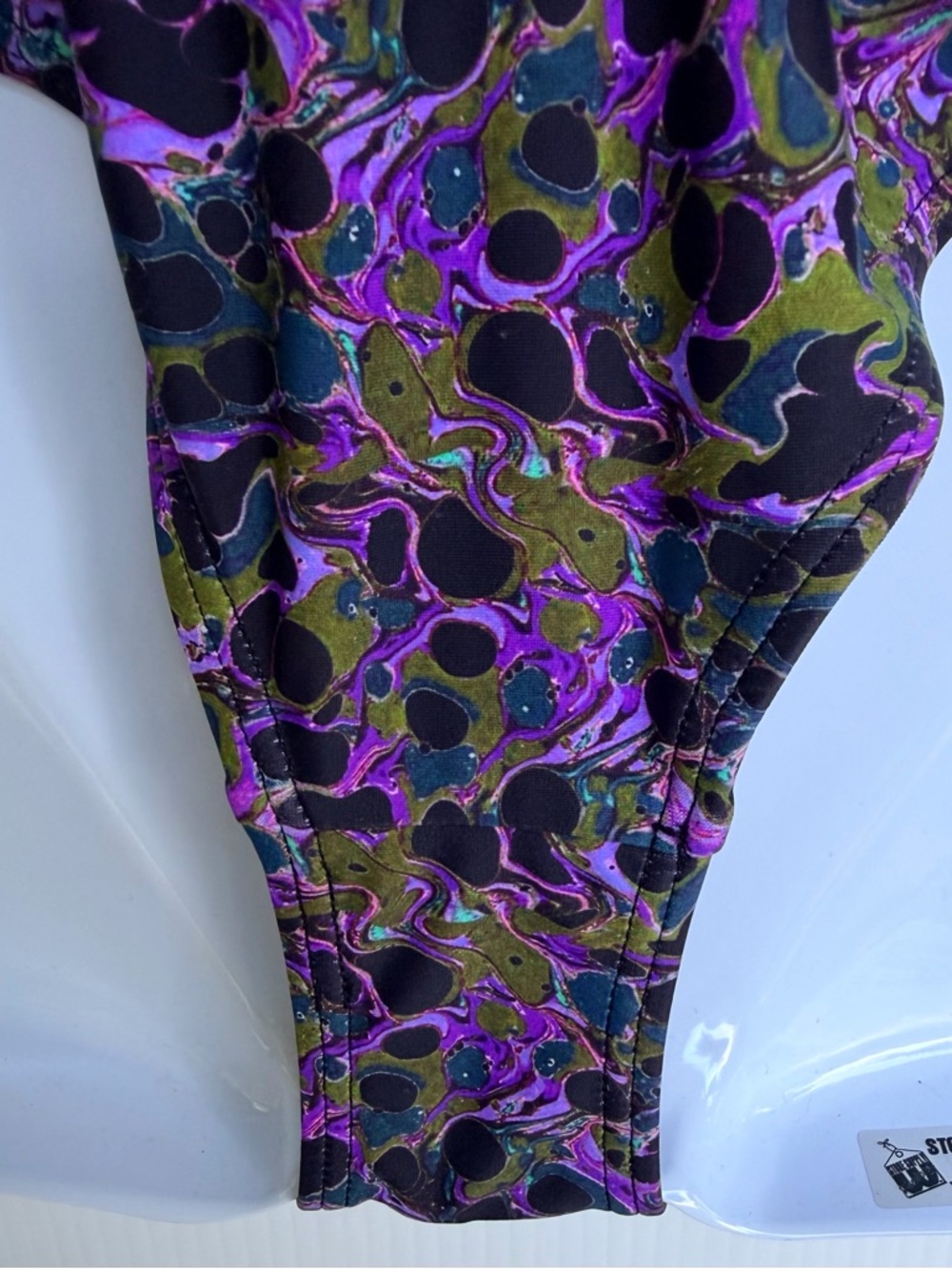 Cynthia Rowley Woman’s Hali Purple Marble Surf Suit Size Medium. - Picture 4 of 5